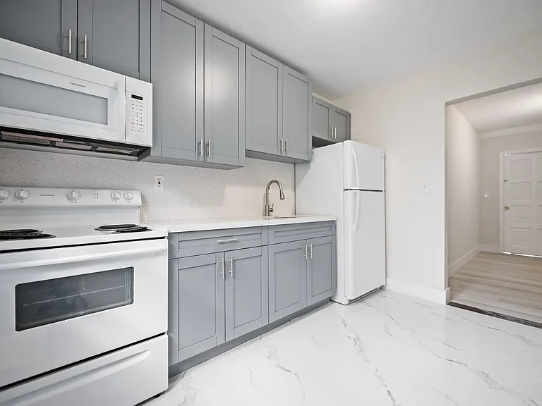 Spacious 3bd / 1ba & 2bd / 1ba Apartment | Prime Miami Location | Near Downtown — Photo 1