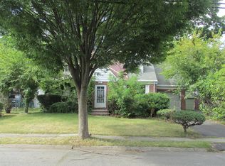 65 Intervale Rd, Teaneck, NJ 07666