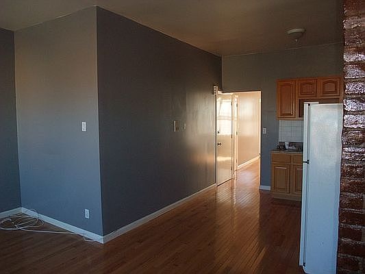 4th image of 100 Kosciuszko St APT 1