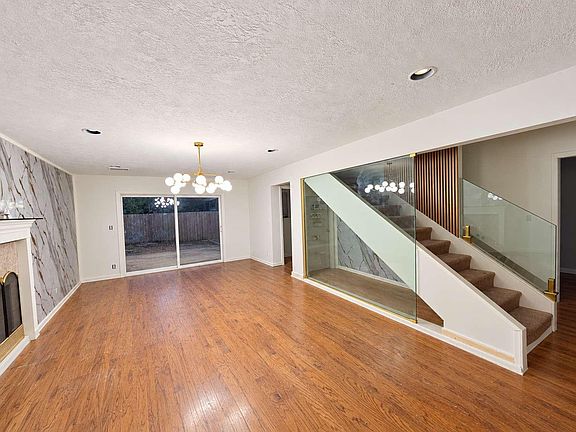 4th image of 5118 Burt St