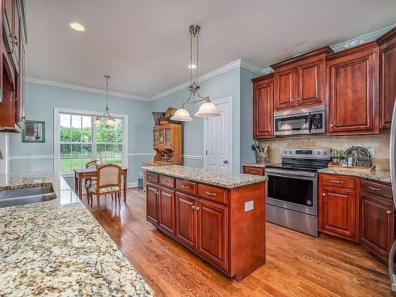 5th image of 115 Hidden Cove Ct