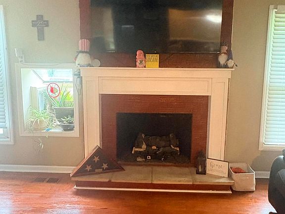 4th image of 825 Thomas Ln