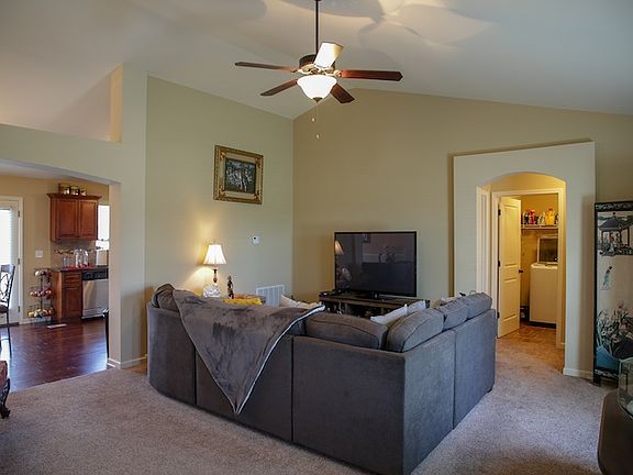 4th image of 300 Merlot Ct