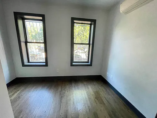 Rented by Delmark Realty LLC | media 47