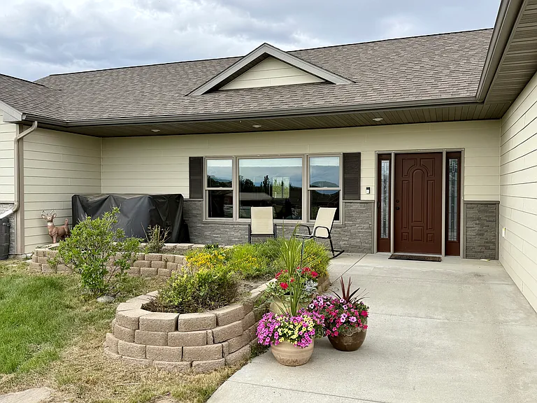 7405 Monad Rd — Photo 10