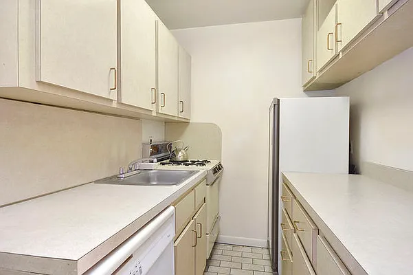 Sold by Compass | media 5