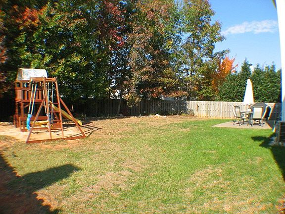 Large flat fenced back yard