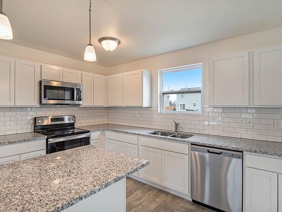 4th image of 6217 Clubhouse Way