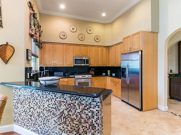 GREAT KITCHEN STAINLESS APPLIANCES