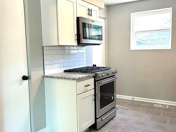 3rd image of 8604 Red Bud Ave