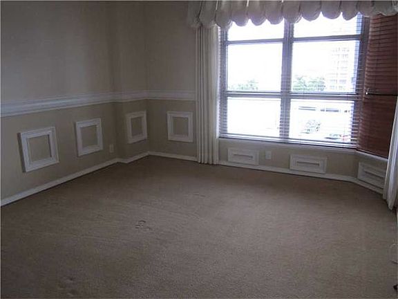 5th image of 19101 NE 36th Ct APT 703
