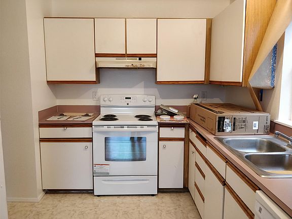 5th image of 15320 1st Ave NE #3