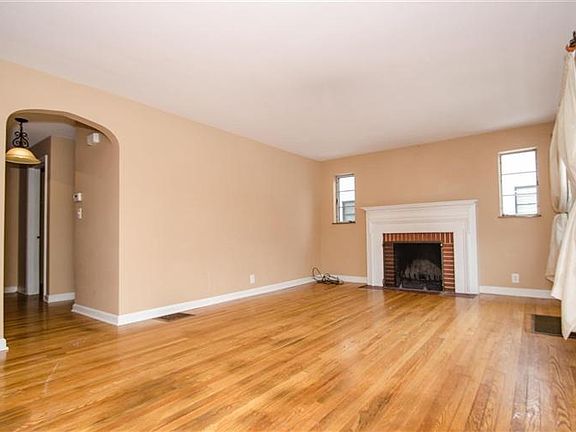 4th image of 6267 Glade Ave