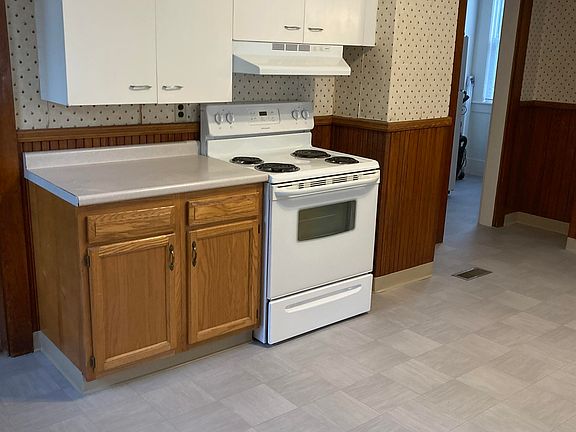 3rd image of 108B Bowers St
