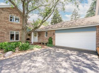 17219 Lakebrook Dr, Orland Park, IL 60467