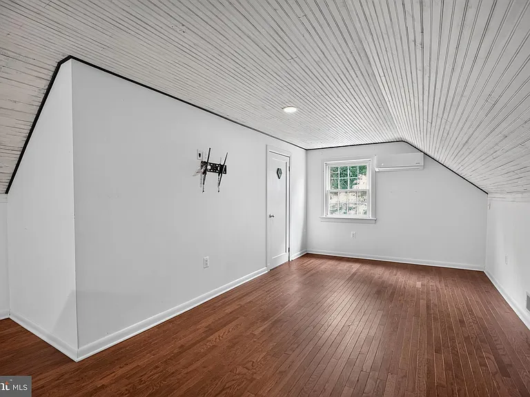5195 Saint Leonard Rd — Photo 22