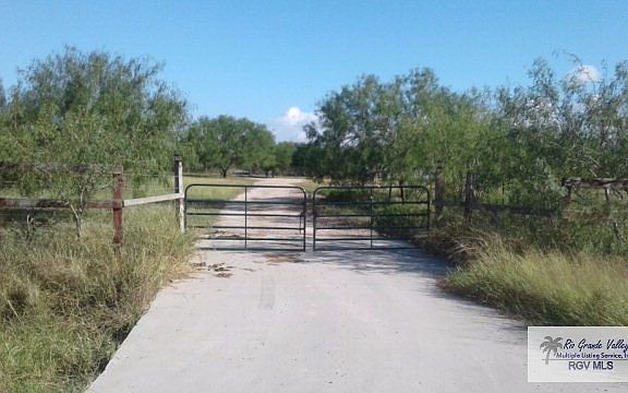 4th image of 32387 Lemon Dr