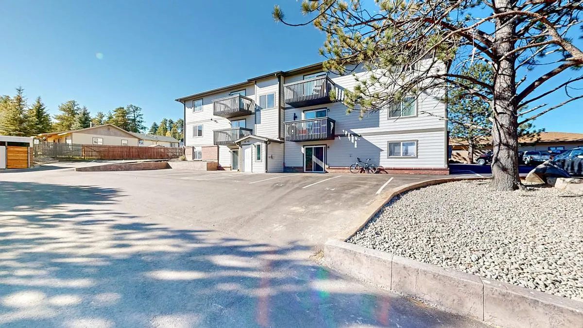 Building Photo - Fully Updated 2BD Condo