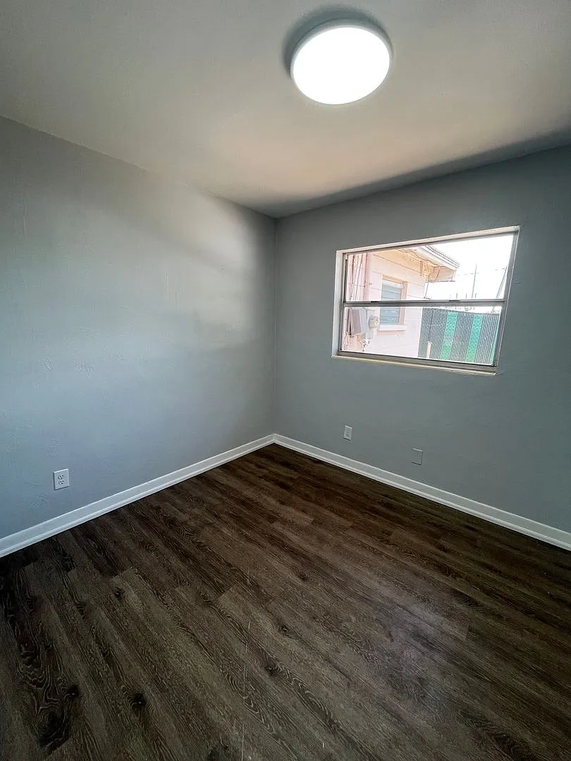 Spacious 4BR/1BA Lakeland Home with Screened Porch & Fenced Backyard! — Photo 4