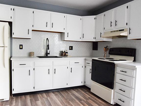 2nd image of 131 E High St Floor 2