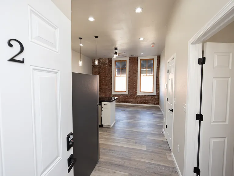 201 E Grand Ave #2 — Photo 2
