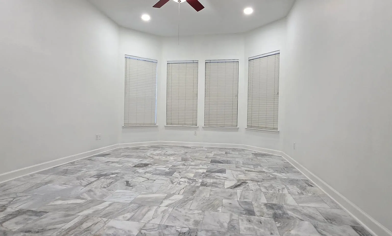 4 bed, 2386 sqft, $2,695 — Photo 2