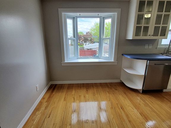 5th image of 18 Glenside Ct Floor 2