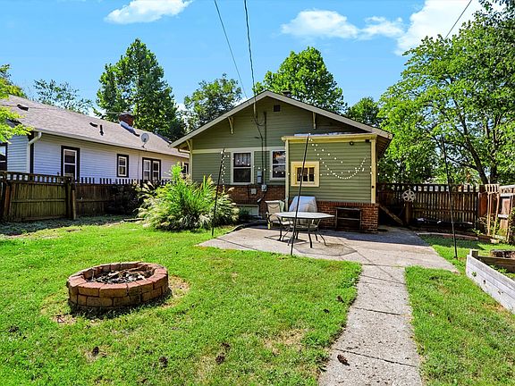 3rd image of 4135 Bowman Ave