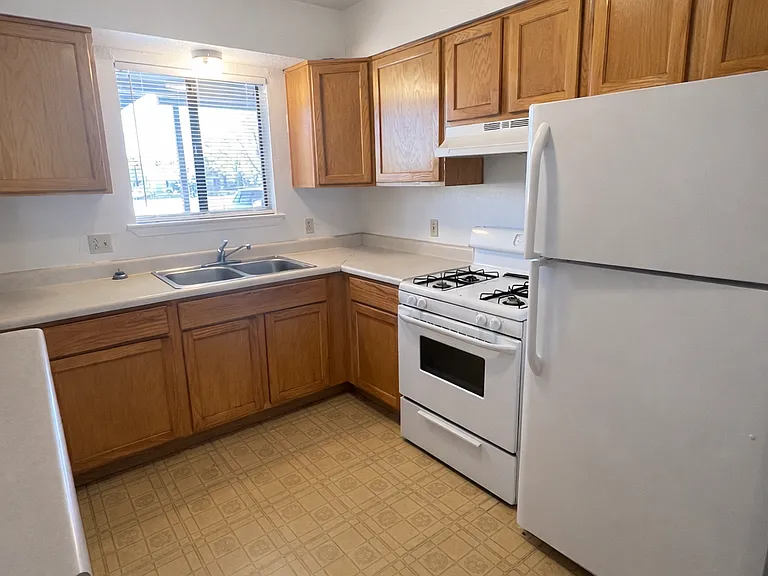 1333 San Mateo Blvd SE #7 — Photo 8