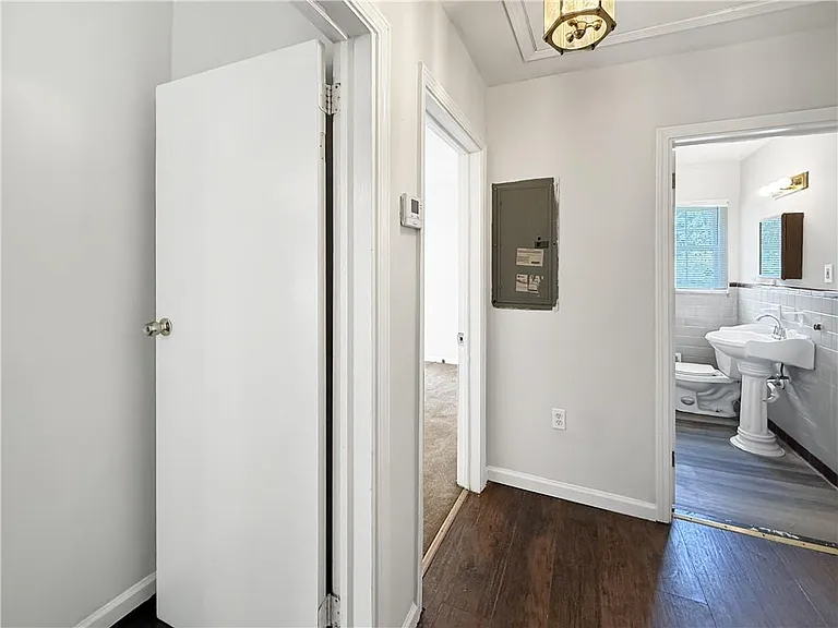 1668 Laurelwood Dr SW — Photo 11