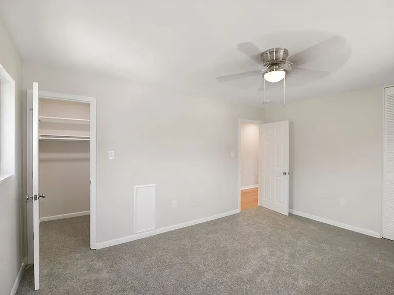 10619 Weymouth St #201 — Photo 18