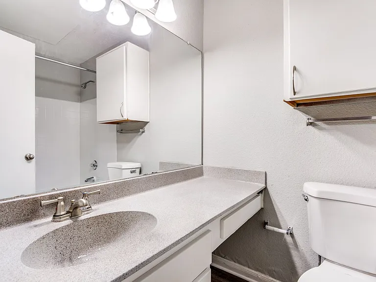 14135 Champions Dr — Photo 32