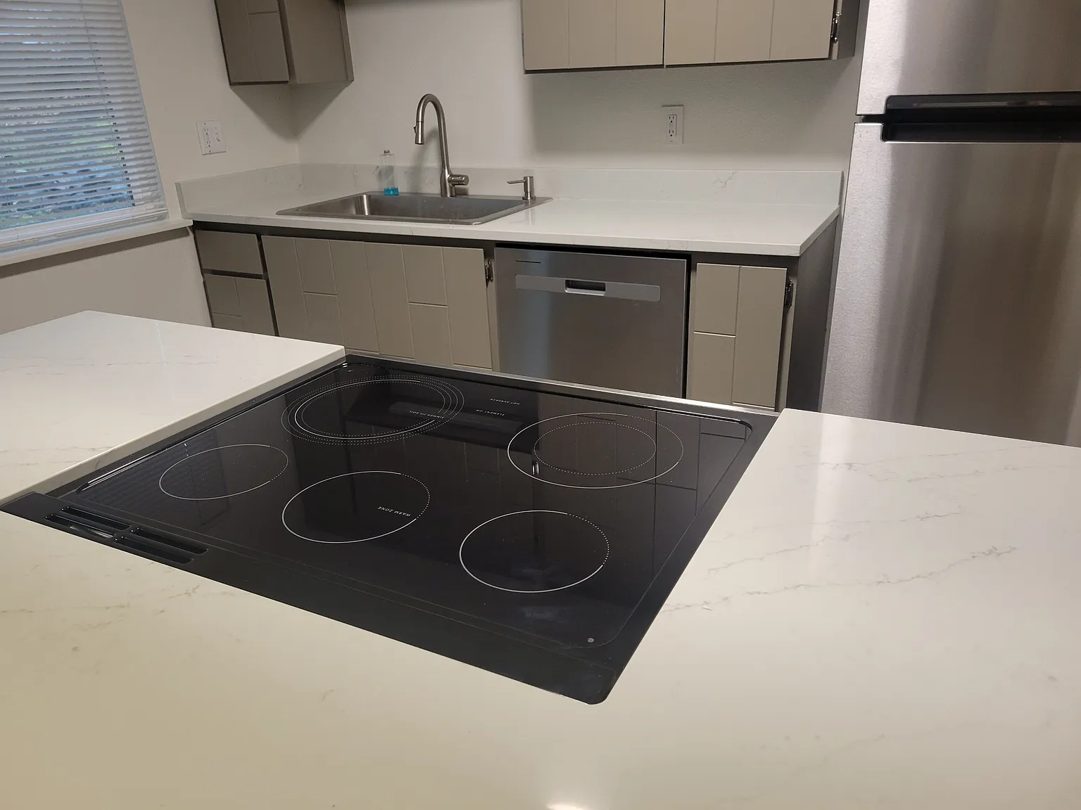 2 bed, 700 sqft, $2,125 — Photo 4