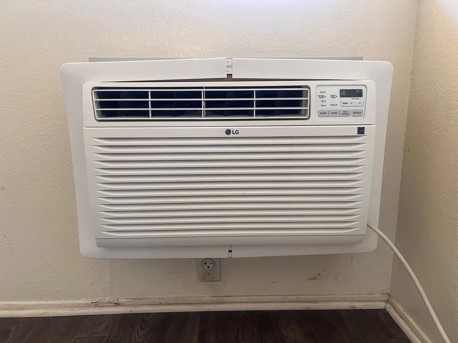 Studio, 400 sqft, $1,550 — Photo 3