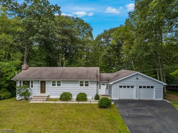 7 Pawnee Trl, Jefferson Twp., NJ 07438
