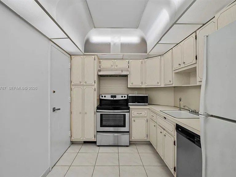300 Bayview Dr #1711 — Photo 13