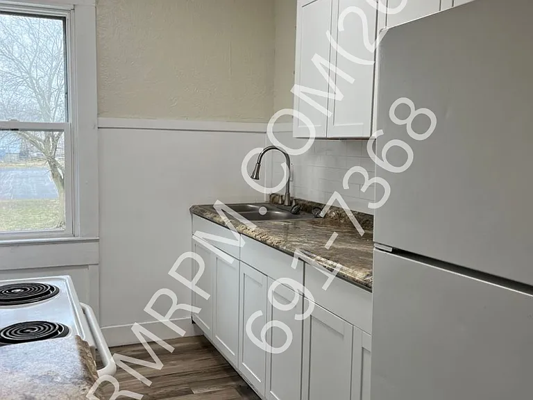 36 1/2 N Lafontaine St — Photo 1