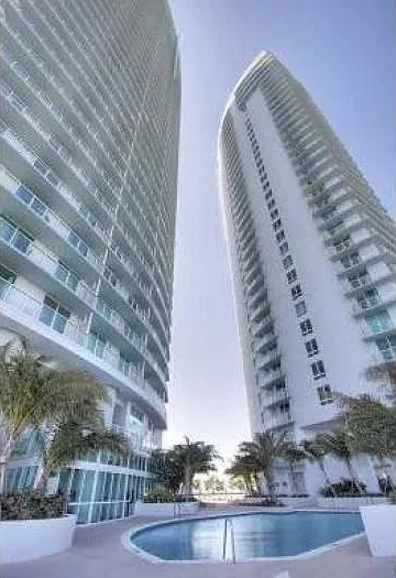 1900 N Bayshore Dr #2120 — Photo 10