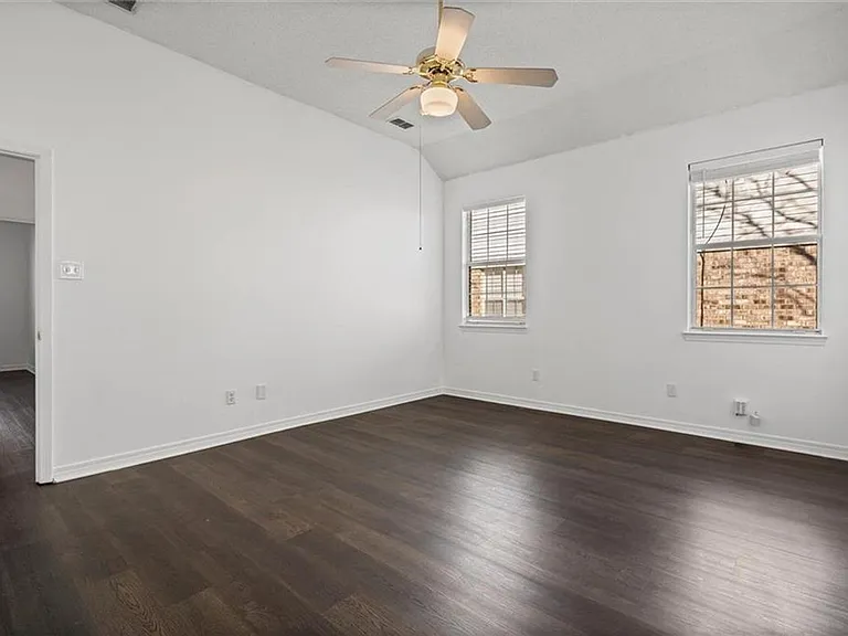 1263 Smithfield Rd E — Photo 11