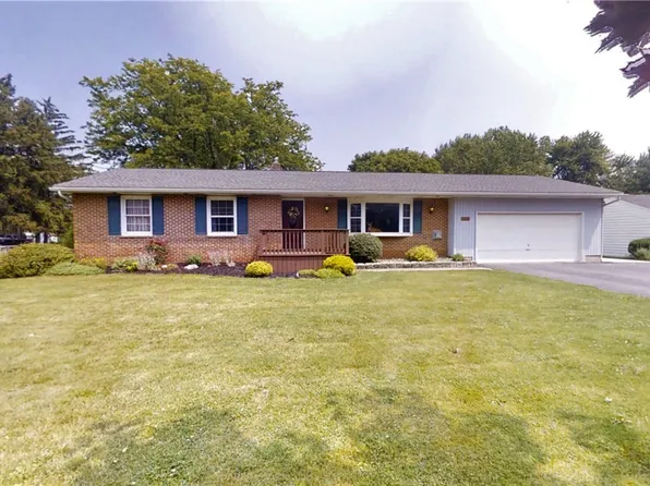 8451 East Ave, Gasport, NY 14067