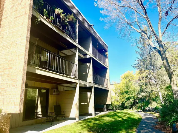 5643 Green Circle Dr APT 115, Minnetonka, MN 55343