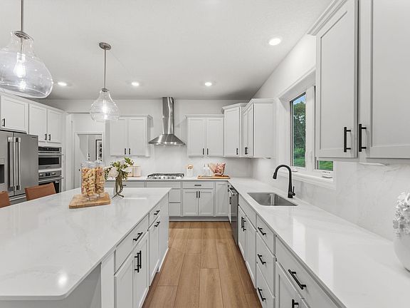 2nd image of 2606 Aspen Dr