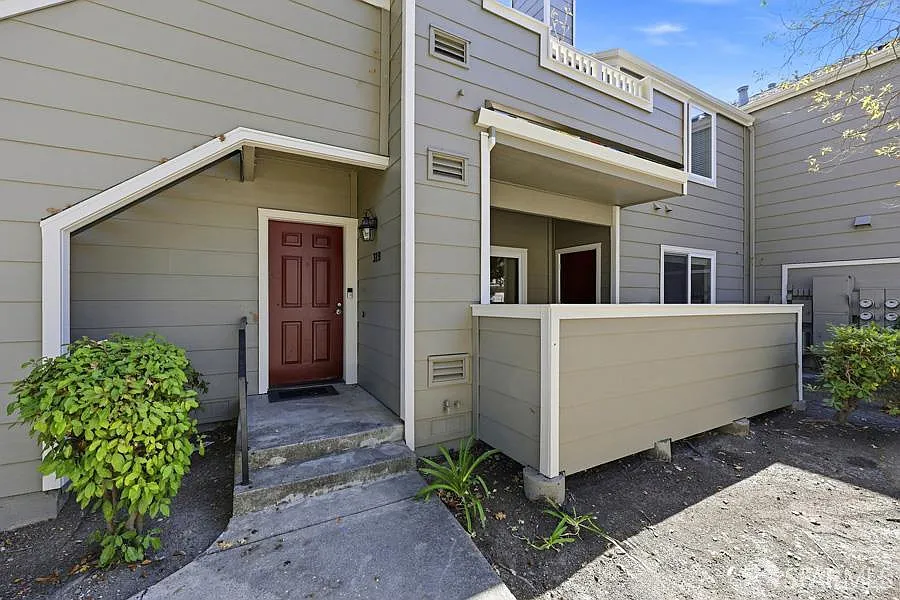 2 bed, 2.0 bath, 1164 sqft, $3,750 — Photo 2