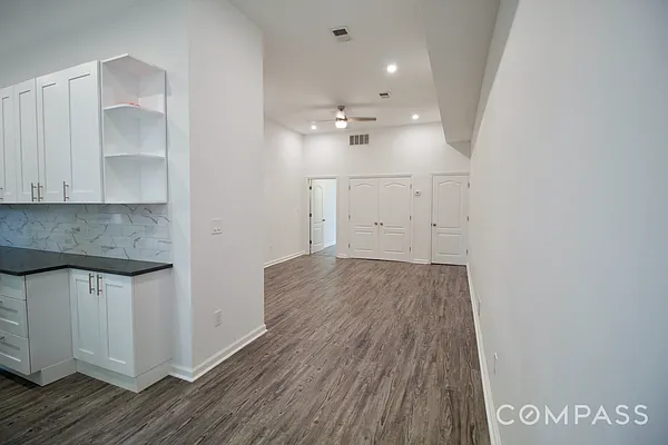 Rented by Compass | media 30