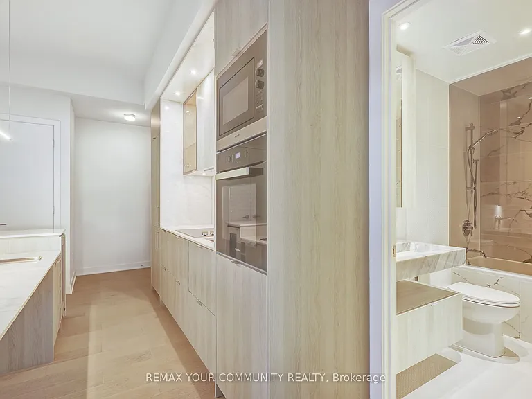 11 Yorkville Ave N #4402 — Photo 18