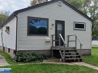 421 9th St, International Falls, MN 56649