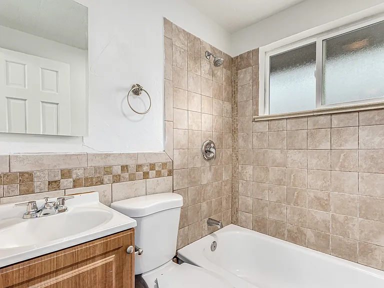 582 S Patton Ct — Photo 12