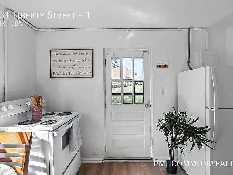 831 Liberty St #1 — Photo 5