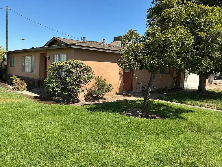 21189 American Ave — Photo 2