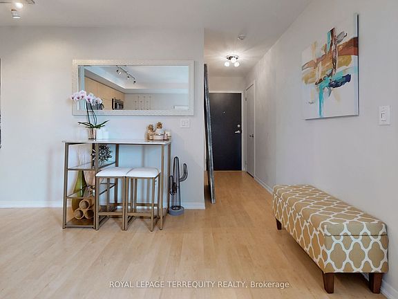 4th image of 38 Joe Shuster Way #710